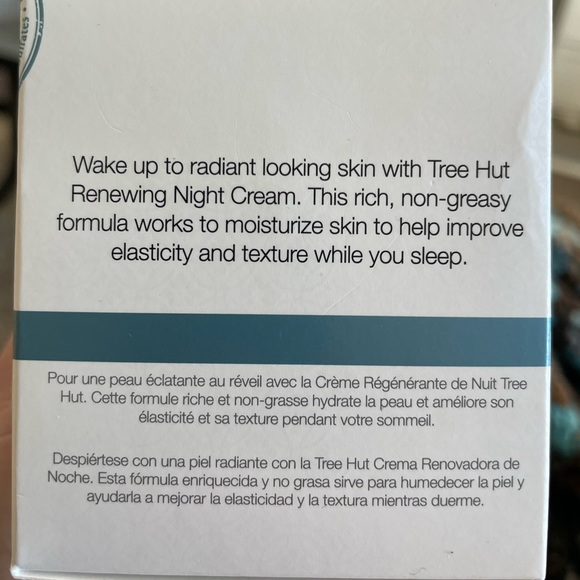 NIB Tree Hut renewing Night Cream with Soothing Chamomile - Picture 2 of 4